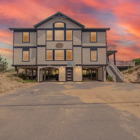Anthem Of The Sun Villa